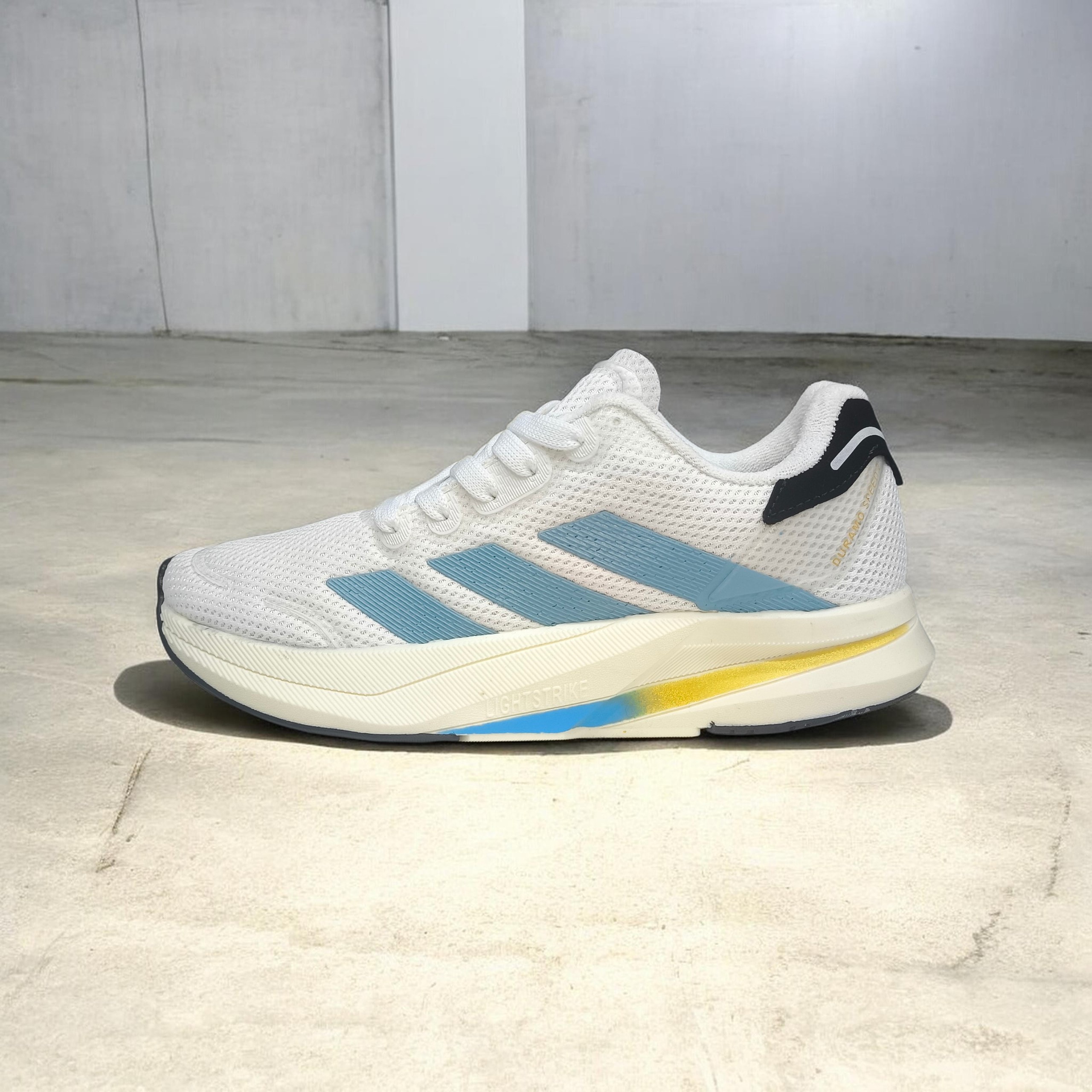 Adidas Ultraboost — Branco/Azul