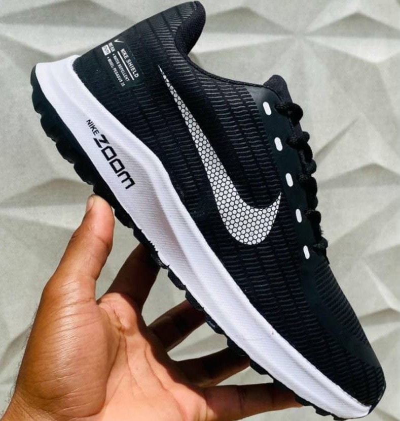 Nike Zoom Shield — Preto/Branco 2